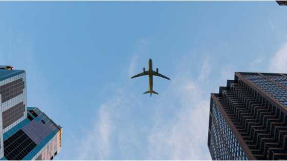 Eroplano, nagpa-ikot-ikot sa ere matapos umanong makatulog ng air traffic controller na naka-duty