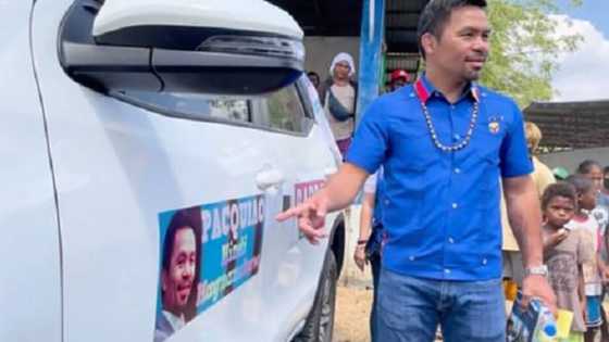 Manny Pacquiao, napahinto nang makita ang isang sticker na may nakasulat na “Pacquiao Hindi Magnanakaw”