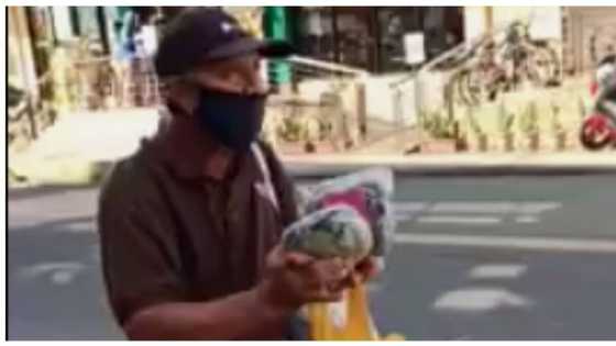 Lolo na naglalako ng basahan sa viral video, natulungan ni Raffy Tulfo