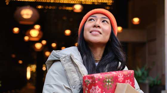 Every Christmas, my mom helped a homeless man — Then came the twist