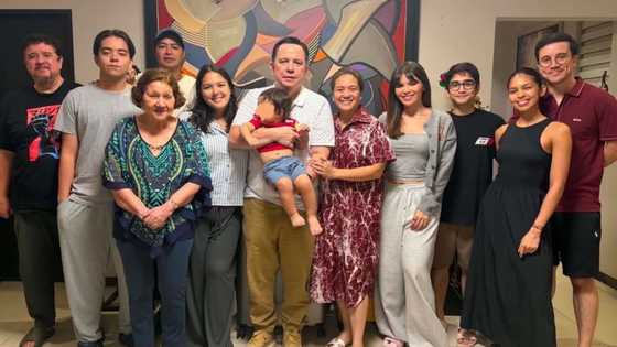 Arjo Atayde at Maine Mendoza, spotted sa family photo na ibinahagi ni Sylvia Sanchez