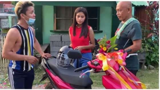 17-anyos na raketera at nagpapagawa ng sariling bahay, nabiyayaan pa ng bagong motorsiklo