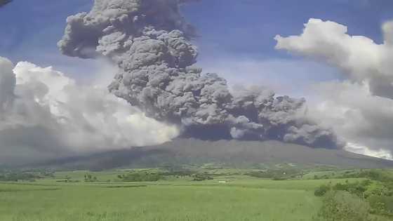 Kanlaon Volcano erupts, spews ash plume of about 4 kms