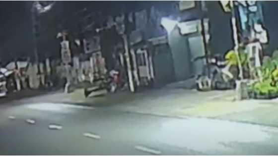 Lalaki, huli sa CCTV na 3 beses naghagis ng bote sa kalsada