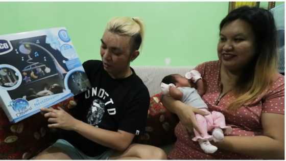 Chad Kinis, bongga ang mga regalo sa kanyang Baby Rica Lorice sa 1st month nito