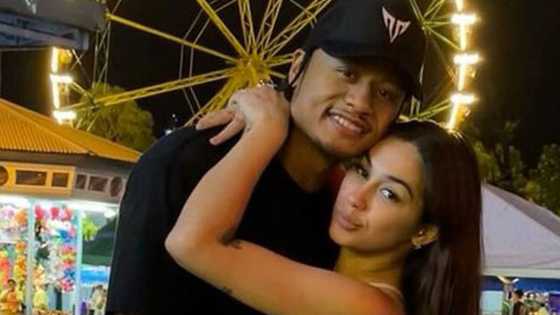 Ray Parks, buong pagmamalaking finlex ang regalong signature sneakers ni Zeinab Harake