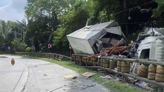 Fatal brake failure: Truck driver dies in Atimonan Quezon after his truck crashed into a barrier