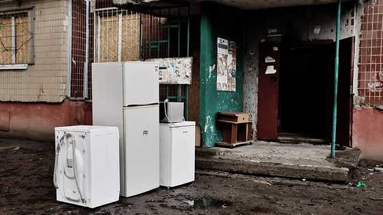 I bought a used washing machine at a thrift store – When I opened it at home, I was speechless