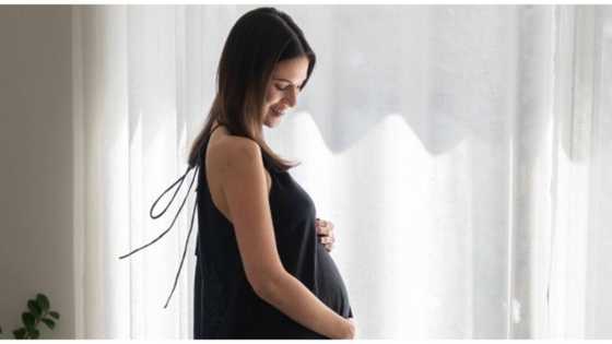 Bianca King flaunts baby bump in beautiful photo: "20 weeks"