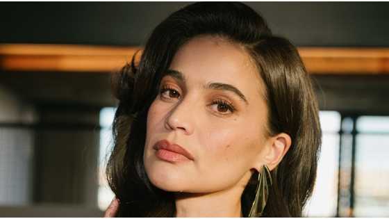 Anne Curtis laments report that only 22 of 1700 classrooms targeted were completed