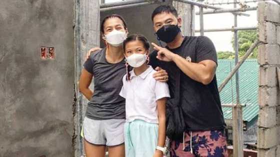 Bettina Carlos & family visit construction of their brand new house