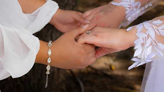 Pag-iisang dibdib sa pagitan ng LGBT couple, di raw bawal, ayon sa isang pastor