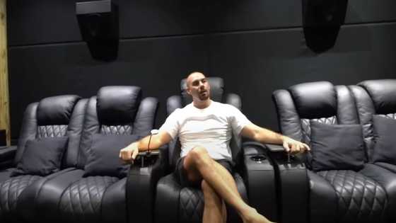 Doug Kramer, pinanood ang kanyang helpers sa upgraded home theatre niya