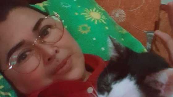 Elizabeth Oropesa greets father who left them when she was born: "He wanted a boy"