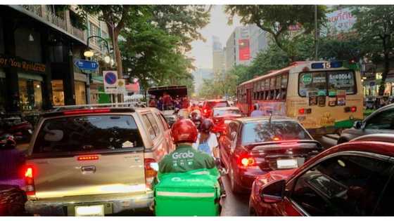 Netizen, naantig sa reply ng rider na nag-deliver sa kanila ng pizza