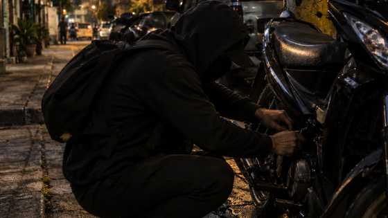 Motorsiklong ninakaw sa Maynila, binaklas at ibinenta online