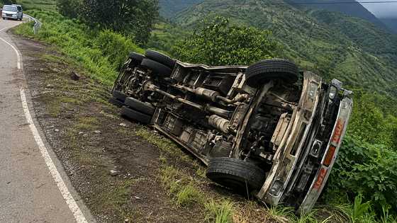 Truck na may 39 pasahero tumagilid sa Kabayan, Benguet; limang katao, nasawi