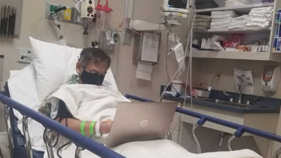 Sick teacher finishes his students' grades in hospital bed before passing away
