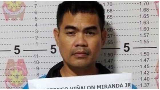 Huli! Chief of police sa Cebu na natutulog katabi ang 1 babaeng preso, kalaboso