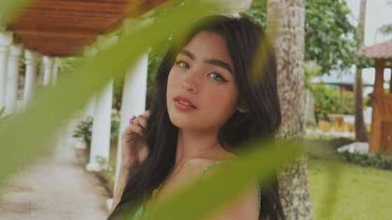 Andrea Brillantes, finlex sa IG ipinadalang bouquet at card ng kanyang “Ninong Lauren” at Star Magic