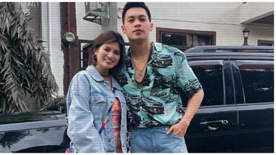 Scottie Thompson, ibinida ang litrato nila ng asawang si Jinky Serrano: "Retro 80s Gaming"