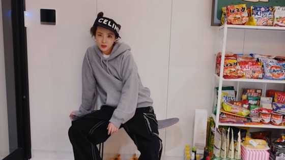 Sandara Park, pinakita ang kanyang bahay sa pamamagitan ng isang house tour