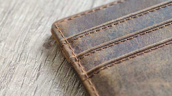 After my husband passed, a stranger gave me a wallet – What I found inside left me stunned