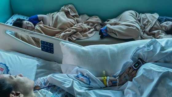 Andrew Schimmer shares photo of wife in hospital with their children