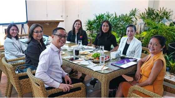 First Lady Liza Marcos meets with ABS-CBN and GMA bosses