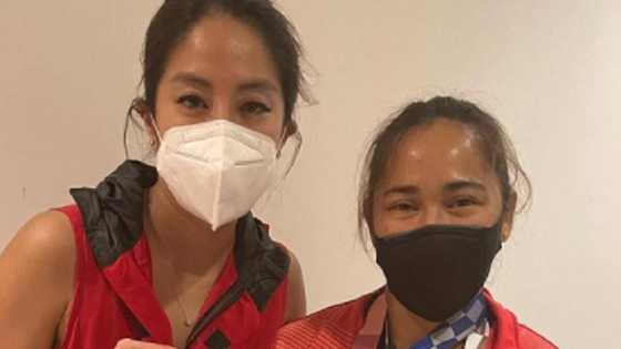 Gretchen Ho shows close-up of Hidilyn Diaz’s Olympic Gold Medal