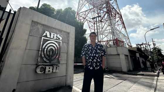 Julius Babao pays tribute to ABS-CBN tower and broadcasting center